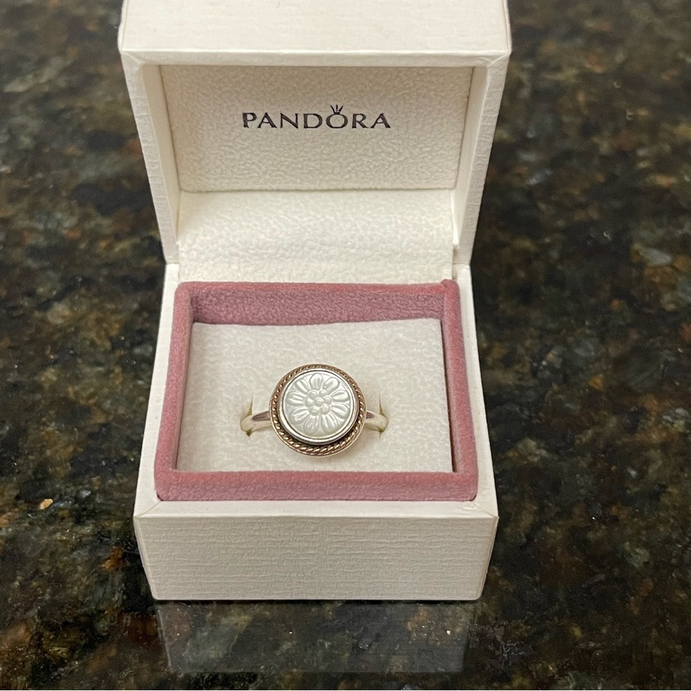 Authentic Rare/Retired Pandora   Ring size 9